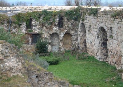 Enceinte du château de Beaumont sur Oise
